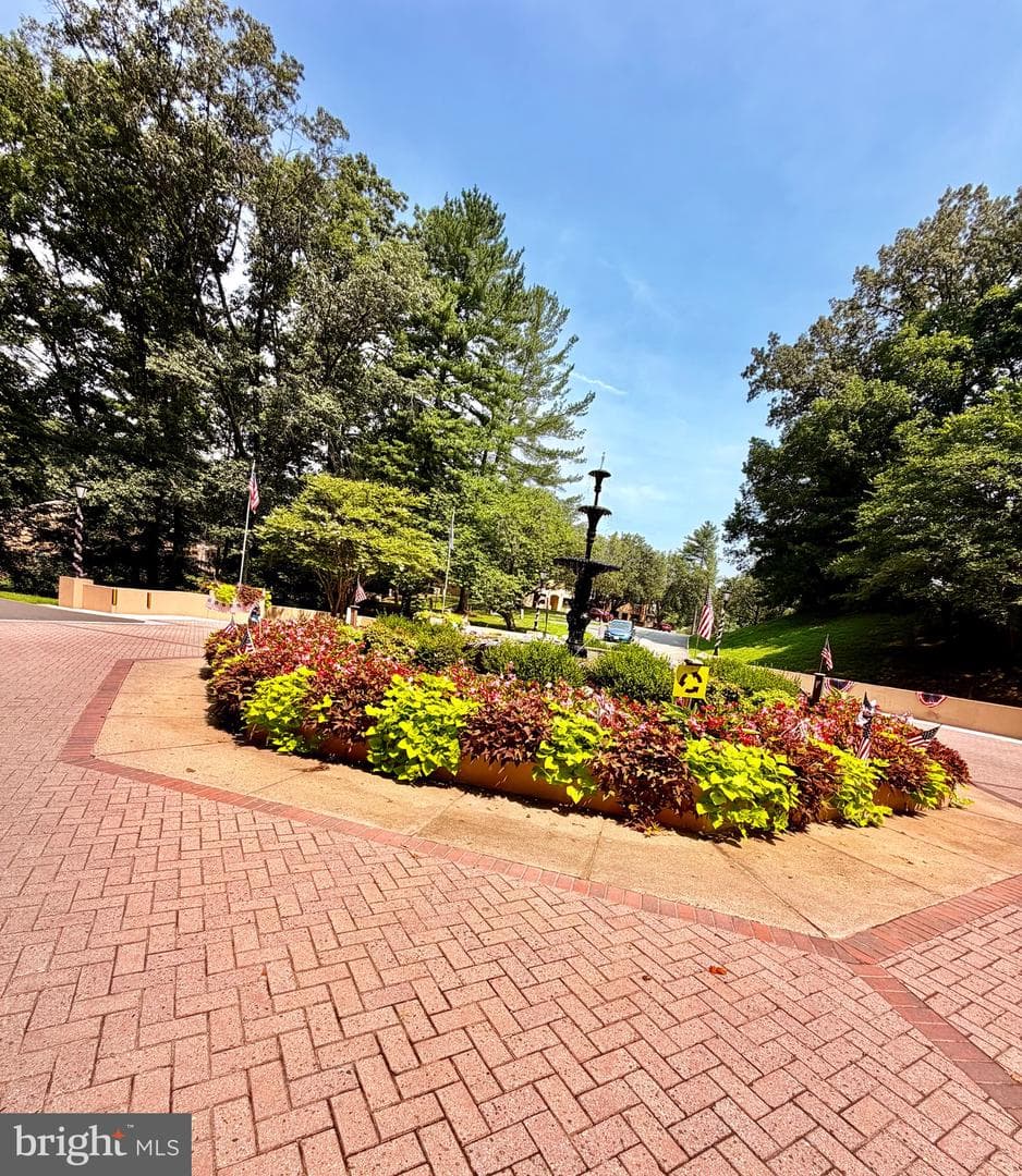5918 Cove Landing Road #202 photo 2