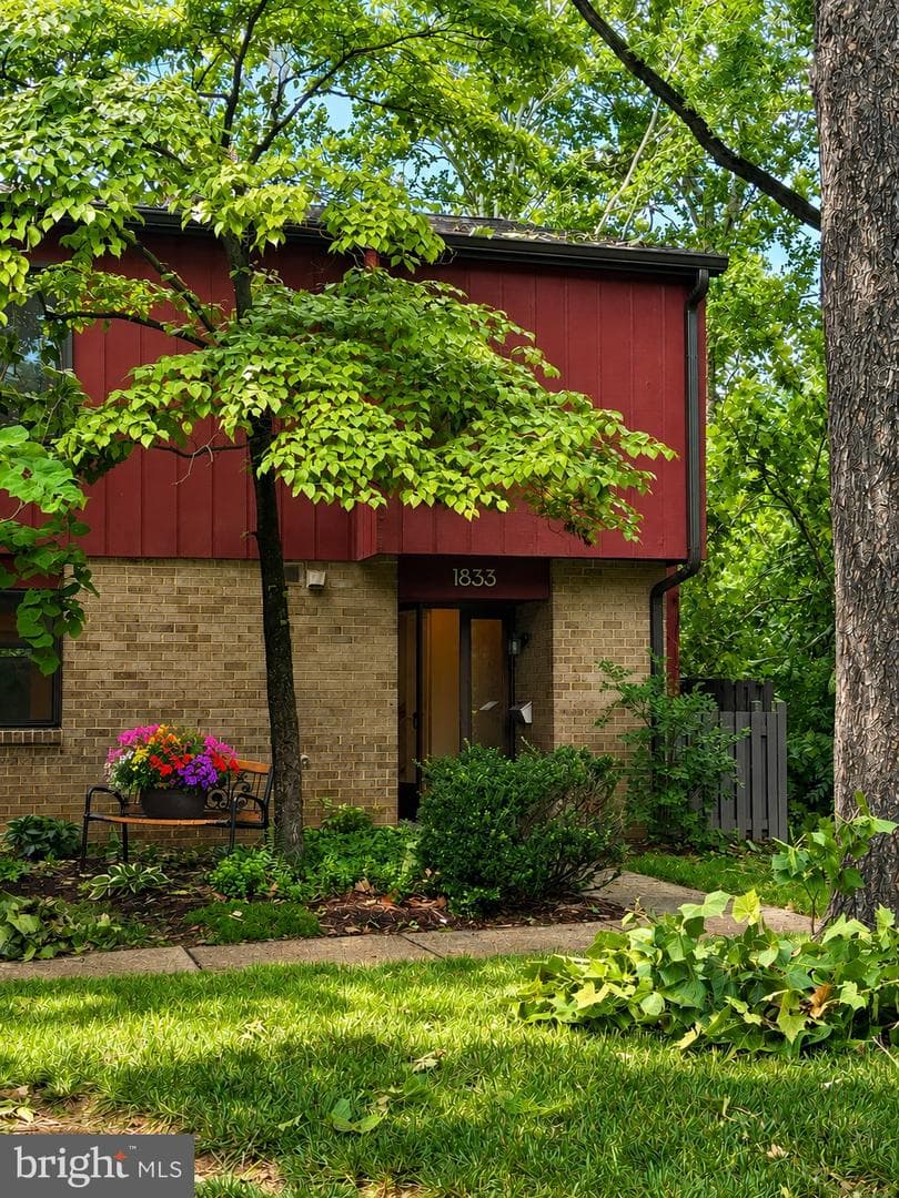 1833 Ivy Oak Square #49, Reston