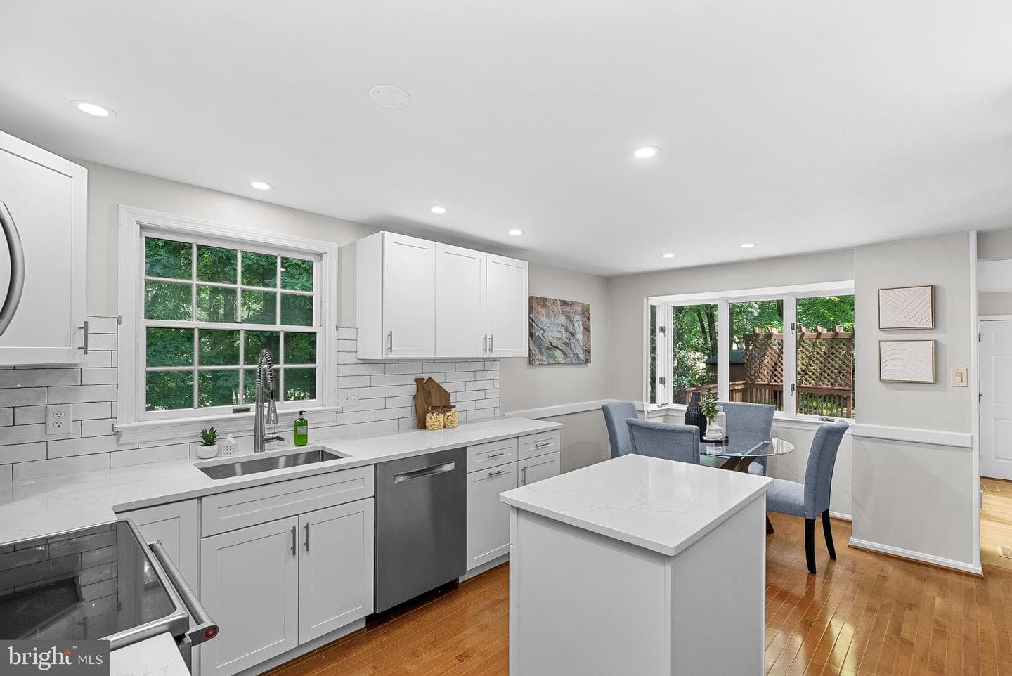 2284 Dosinia Court photo 26