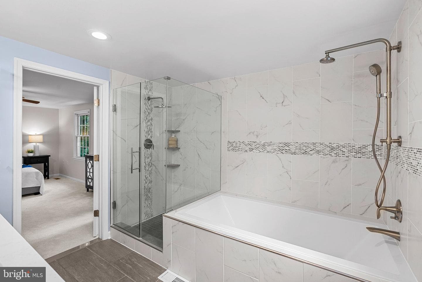 2284 Dosinia Court photo 33