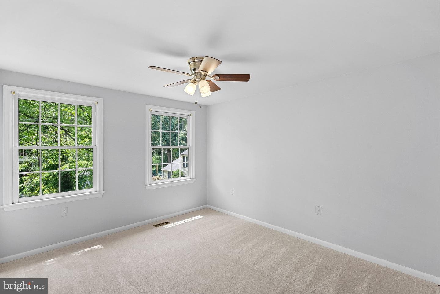 2284 Dosinia Court photo 37
