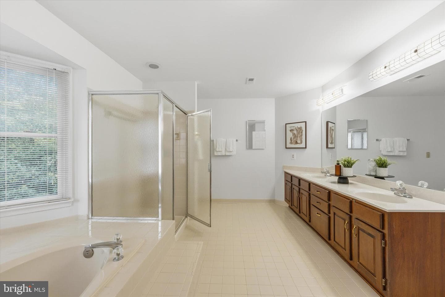 15094 Wetherburn Drive photo 32