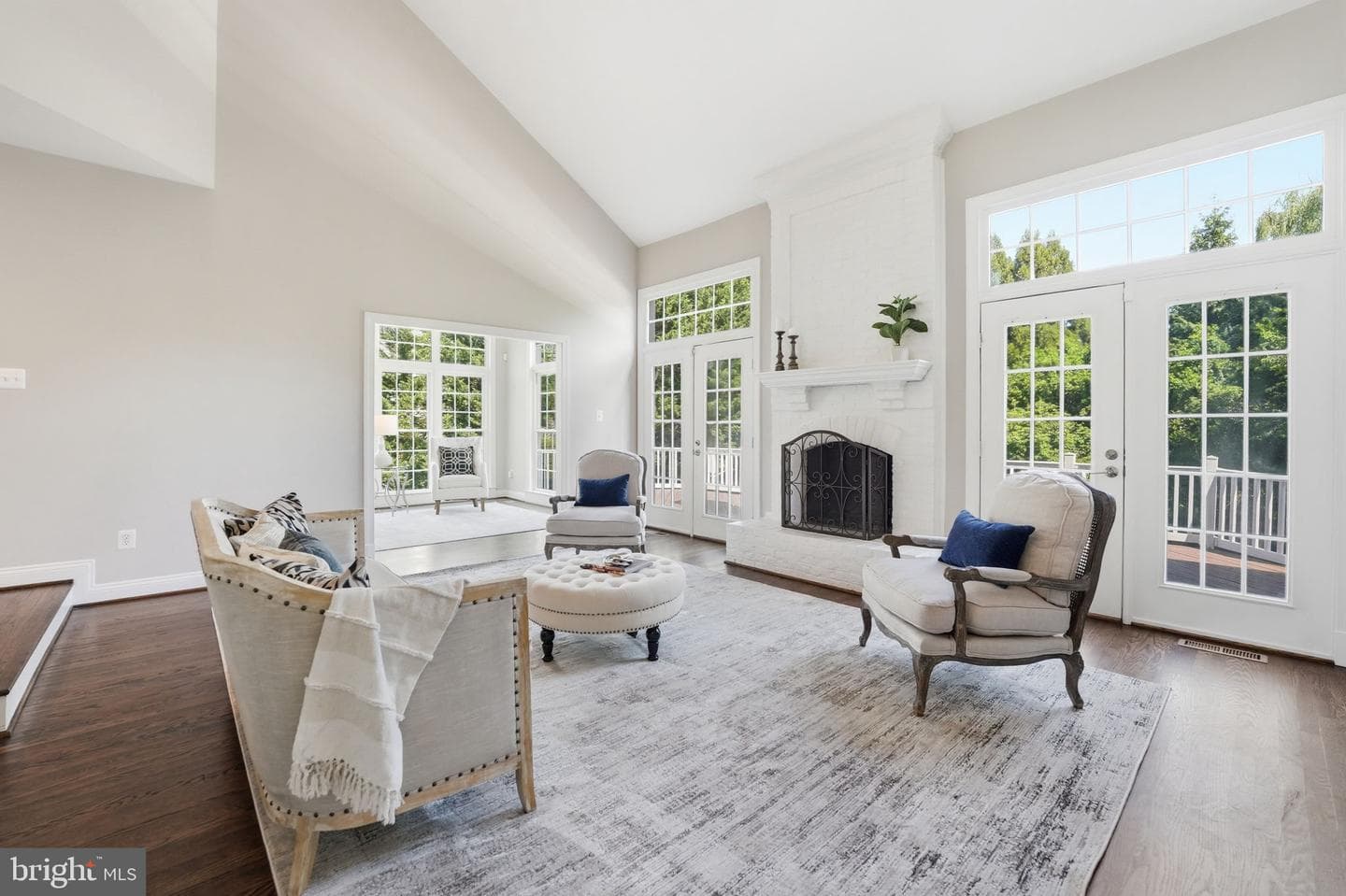 1405 Woodhurst Boulevard photo 8