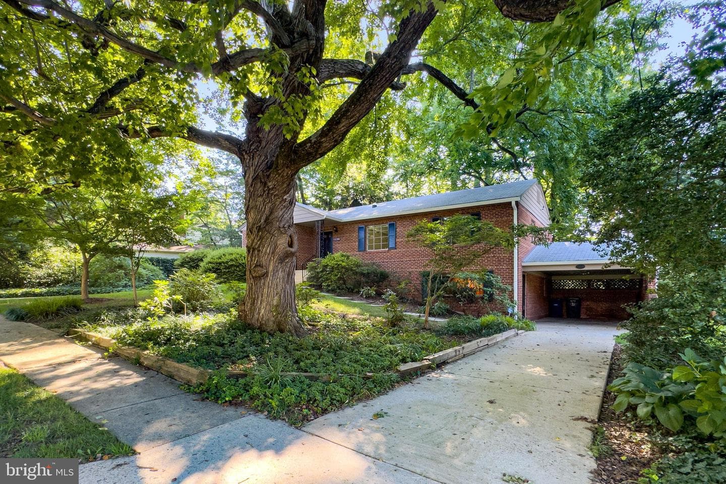 3159 Patrick Henry Drive, Falls Church