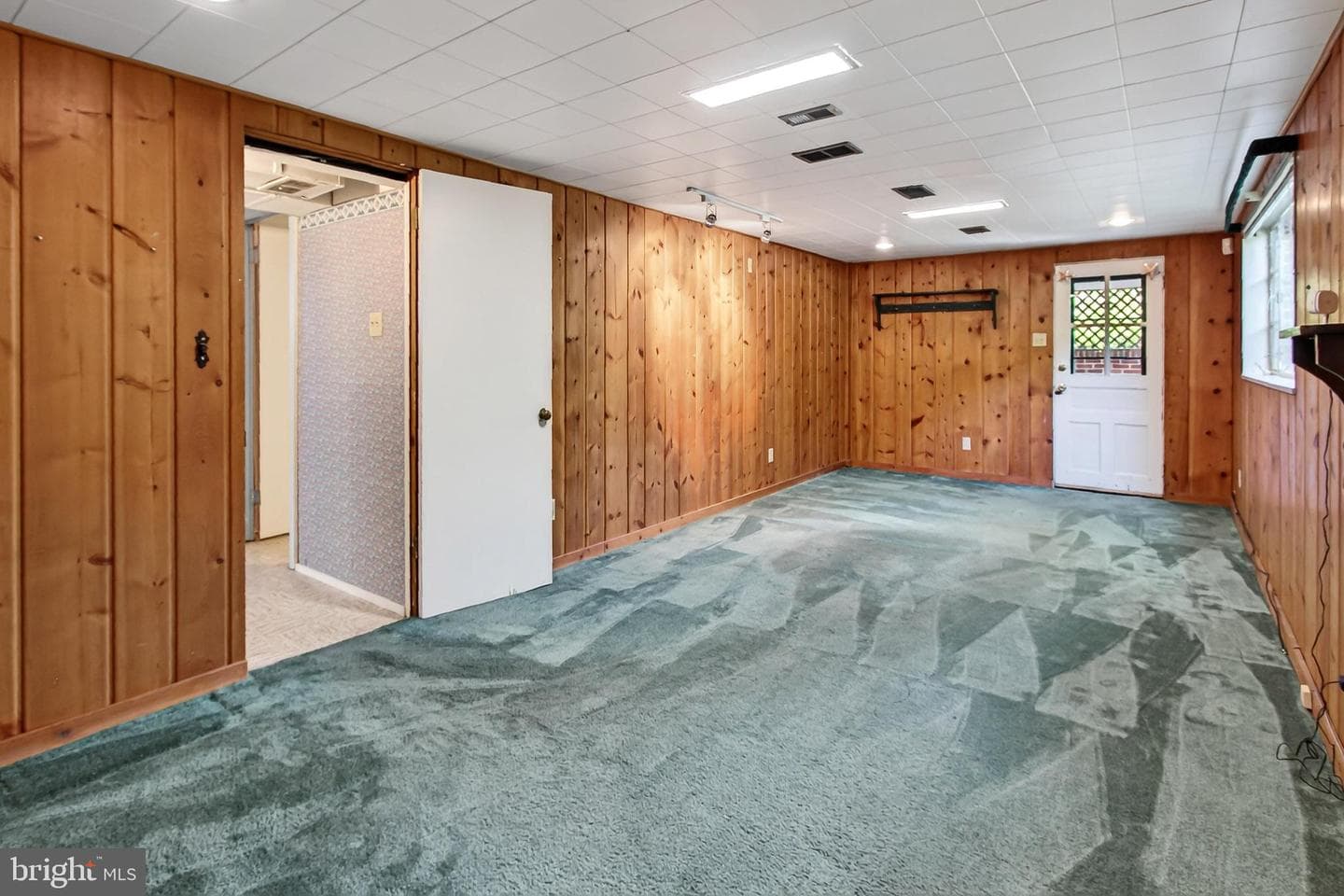 3159 Patrick Henry Drive photo 21