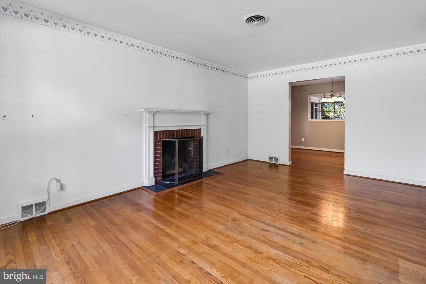 3159 Patrick Henry Drive photo 6