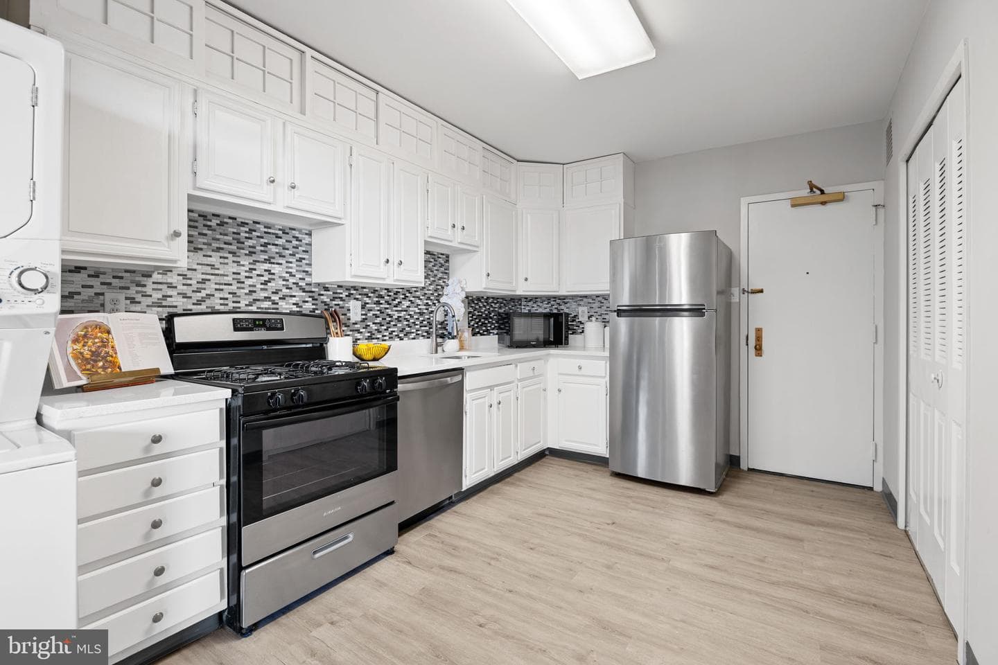 3701 S George Mason Drive #916n photo 10