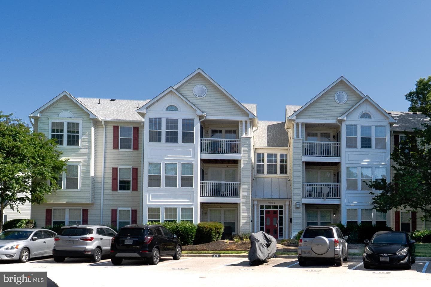 7505 Calderon Court #j, Alexandria