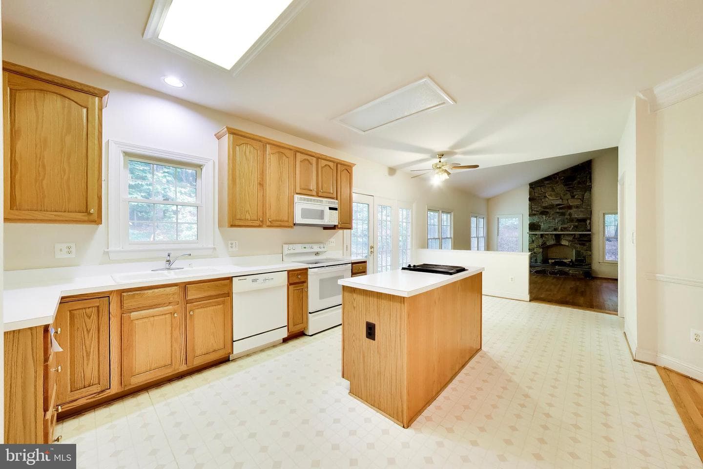 6228 Garden Road photo 19
