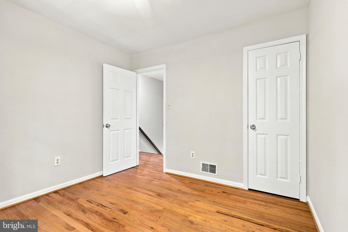 9811 Vertain Court photo 32