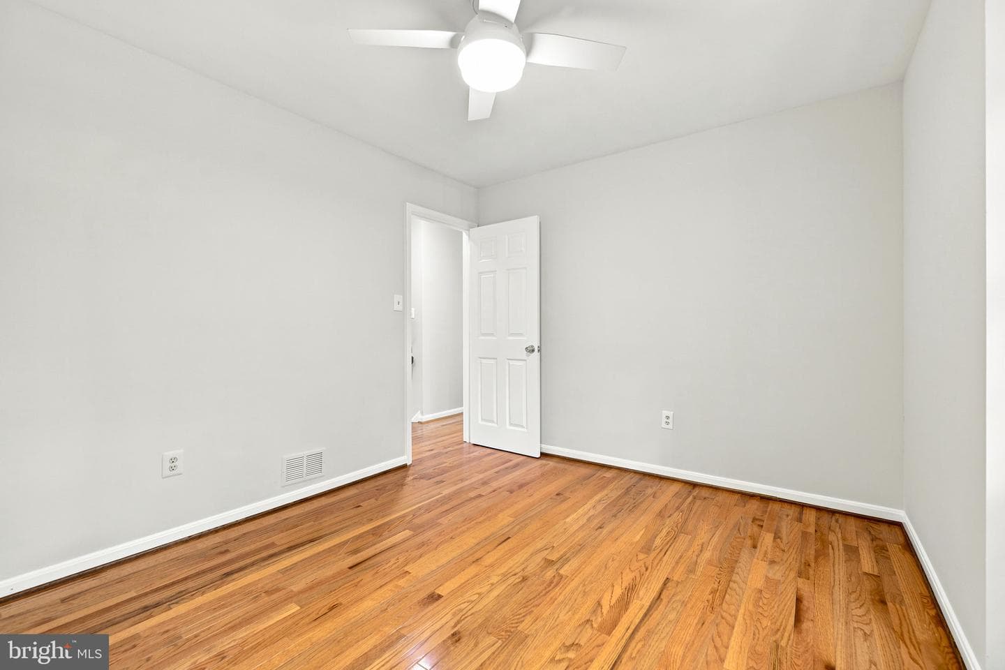 9811 Vertain Court photo 37