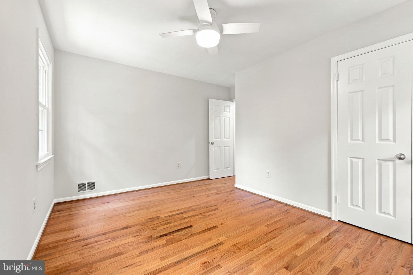 9811 Vertain Court photo 40