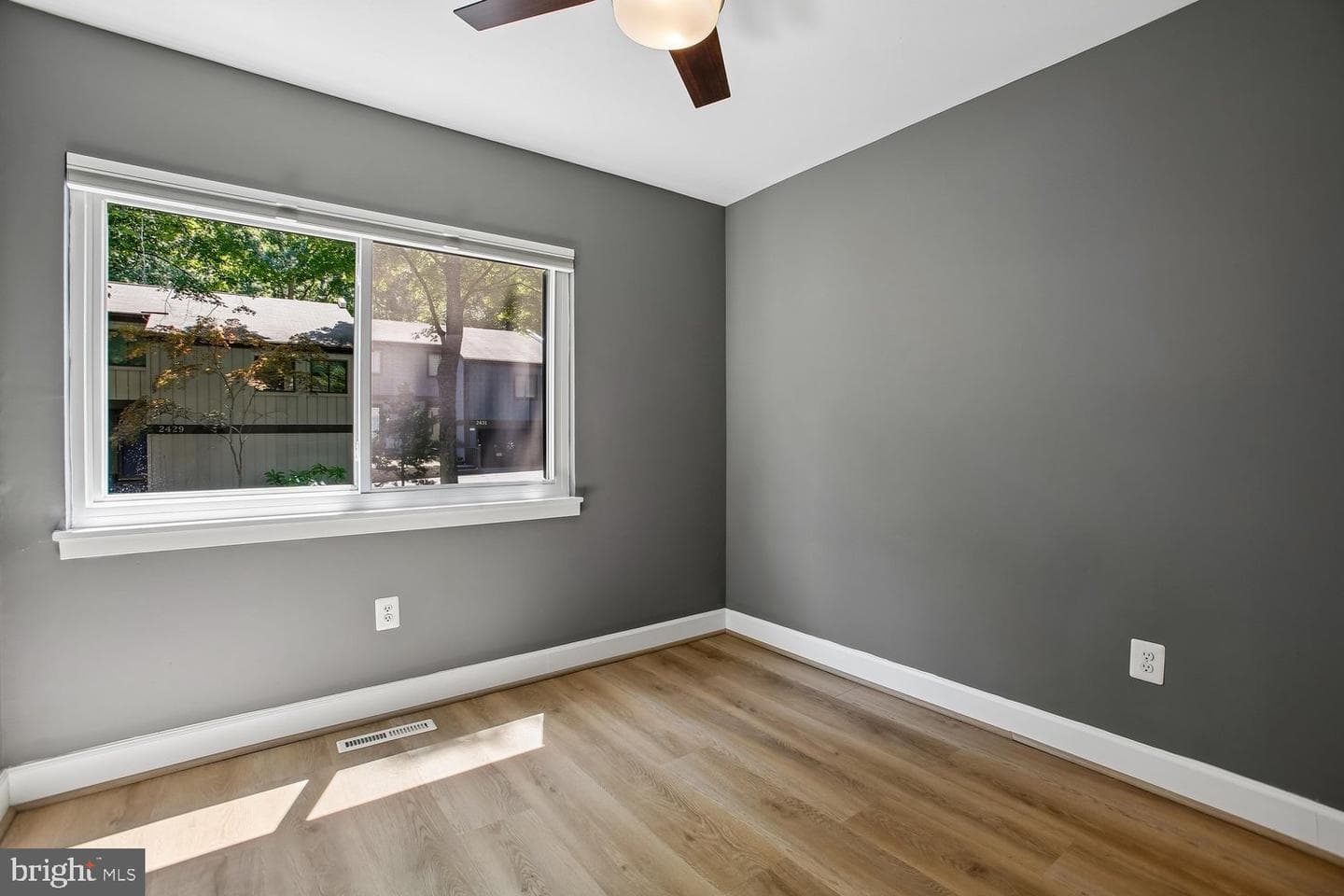 2407 Glade Bank Way photo 34