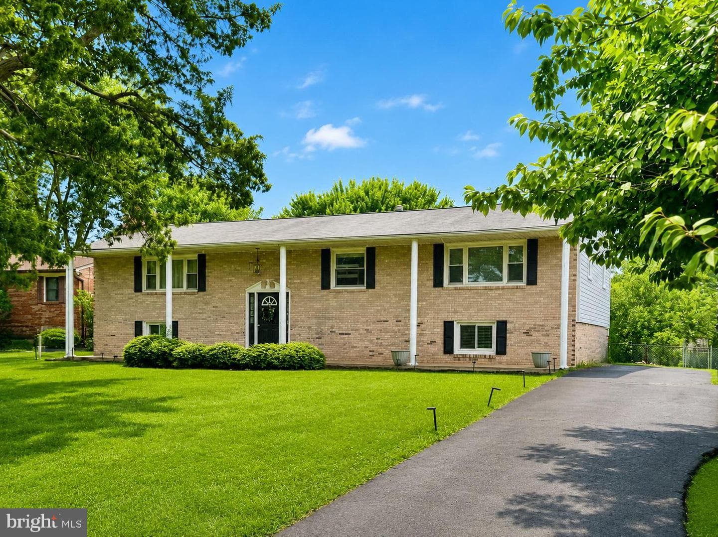 6018 Walhaven Drive, Alexandria