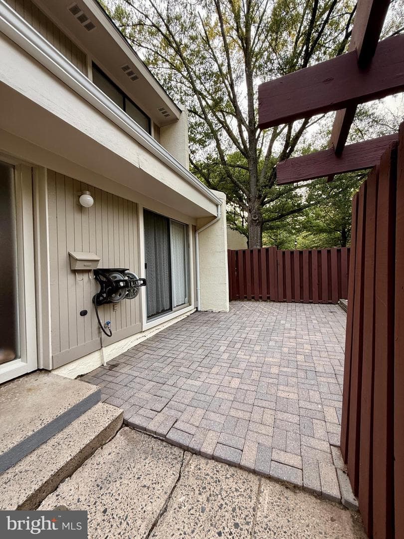 2379 Southgate Square photo 11