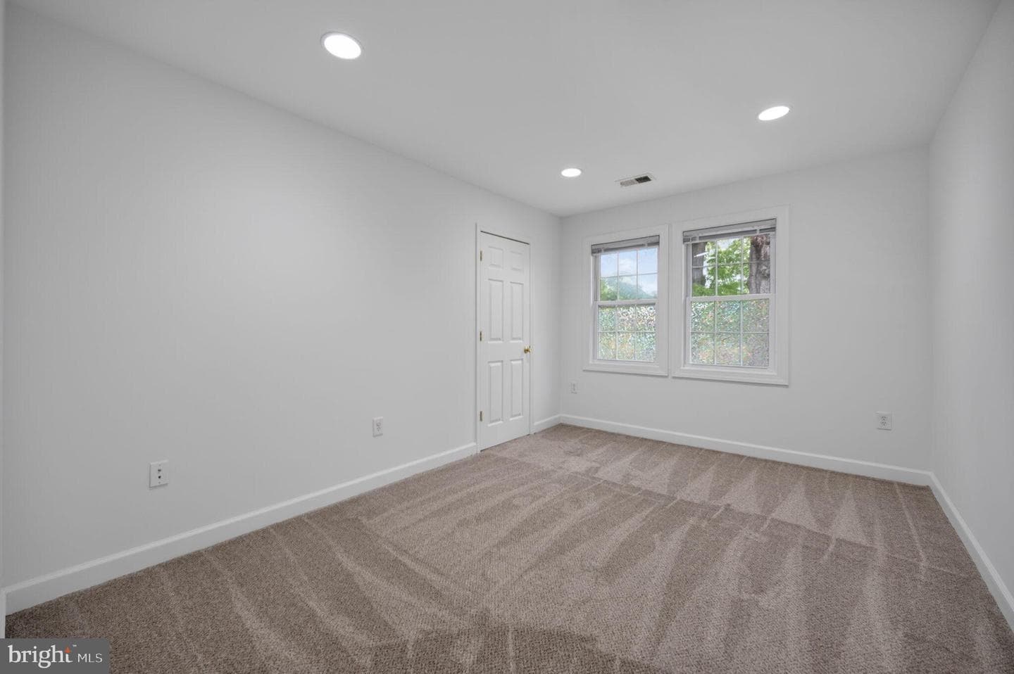7909 Ashton Street photo 27