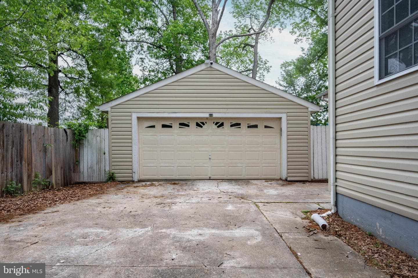 7909 Ashton Street photo 39