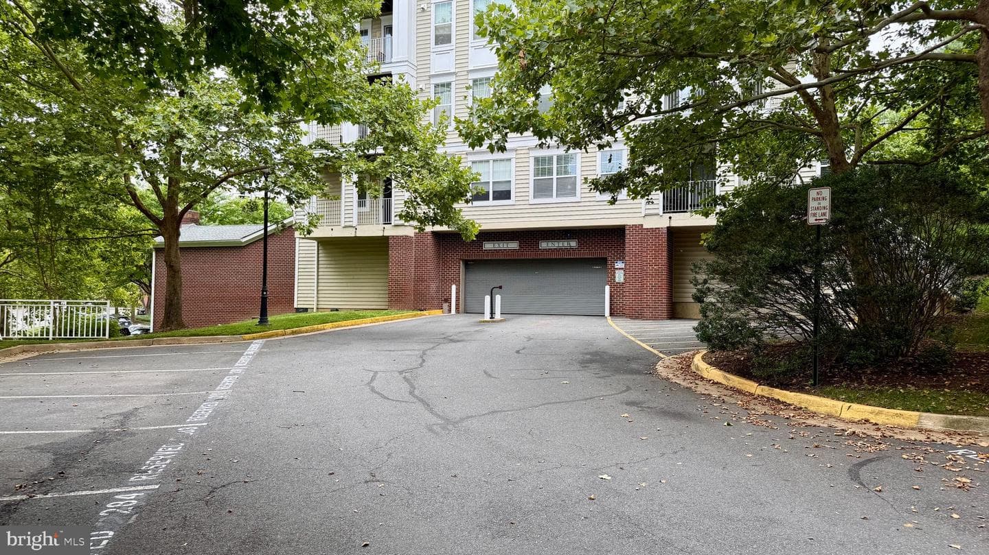 1641 International Drive #th-24 photo 20