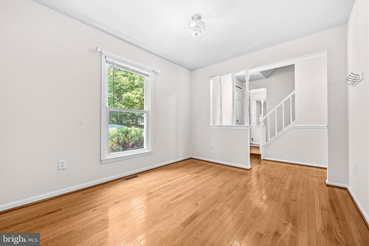 6279 Kerrydale Drive photo 7