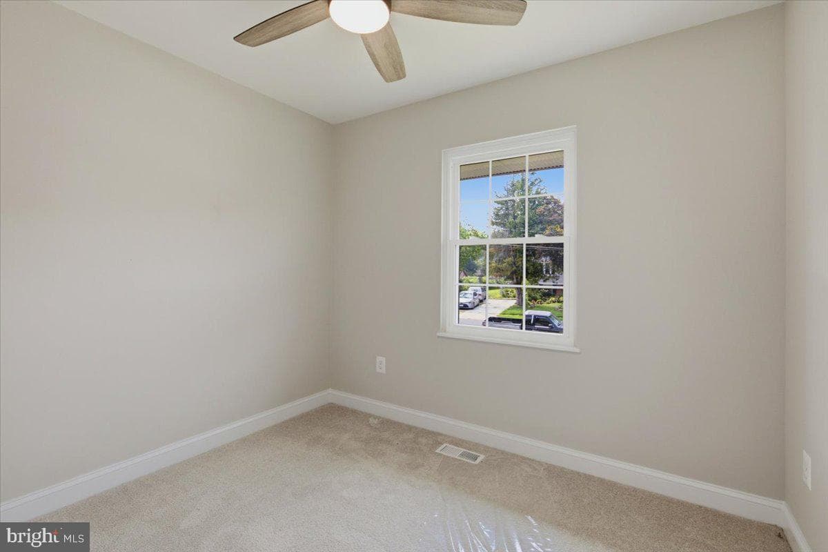 402 Pickett Lane photo 13