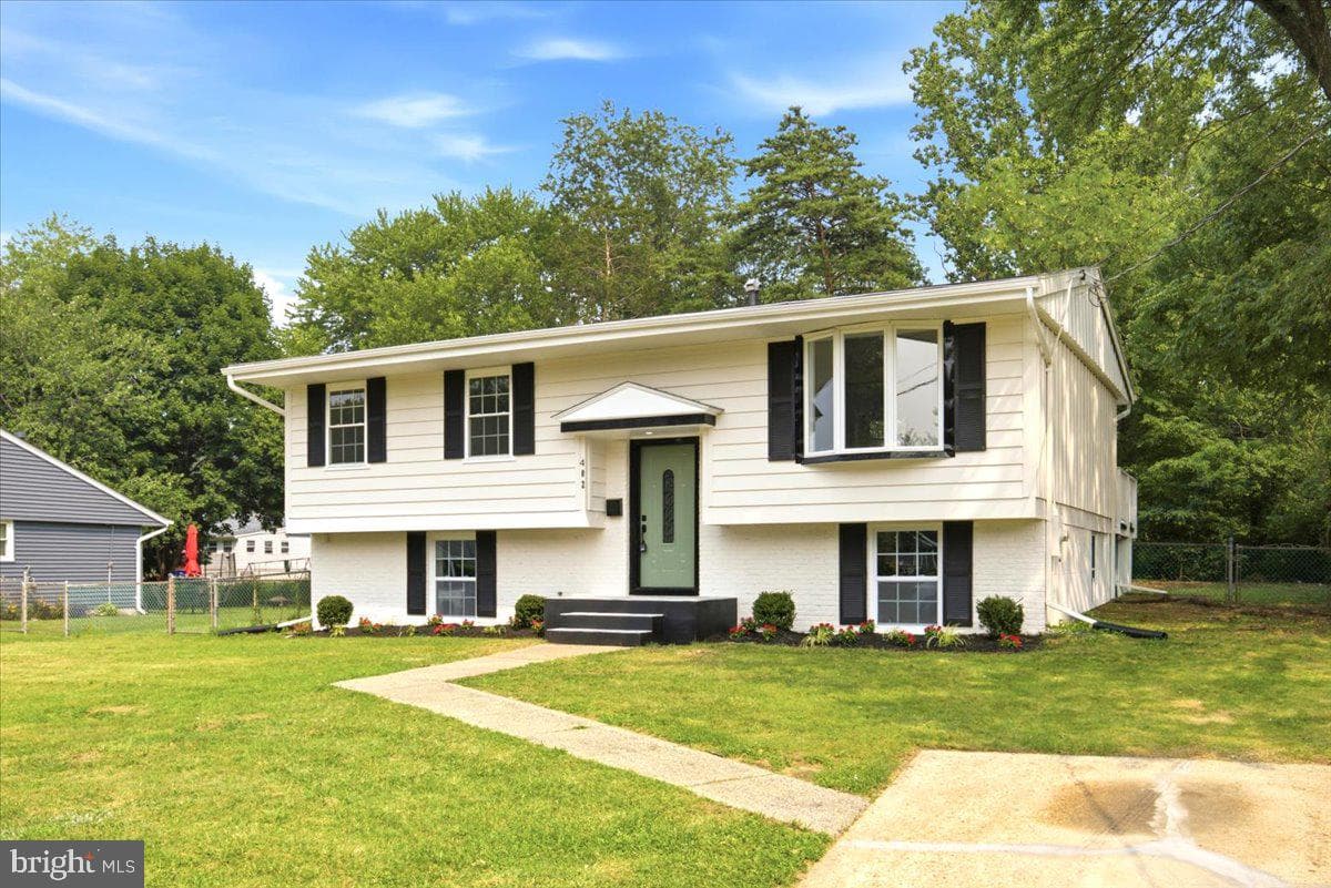 402 Pickett Lane, Herndon