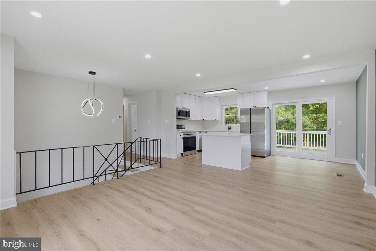 402 Pickett Lane photo 3