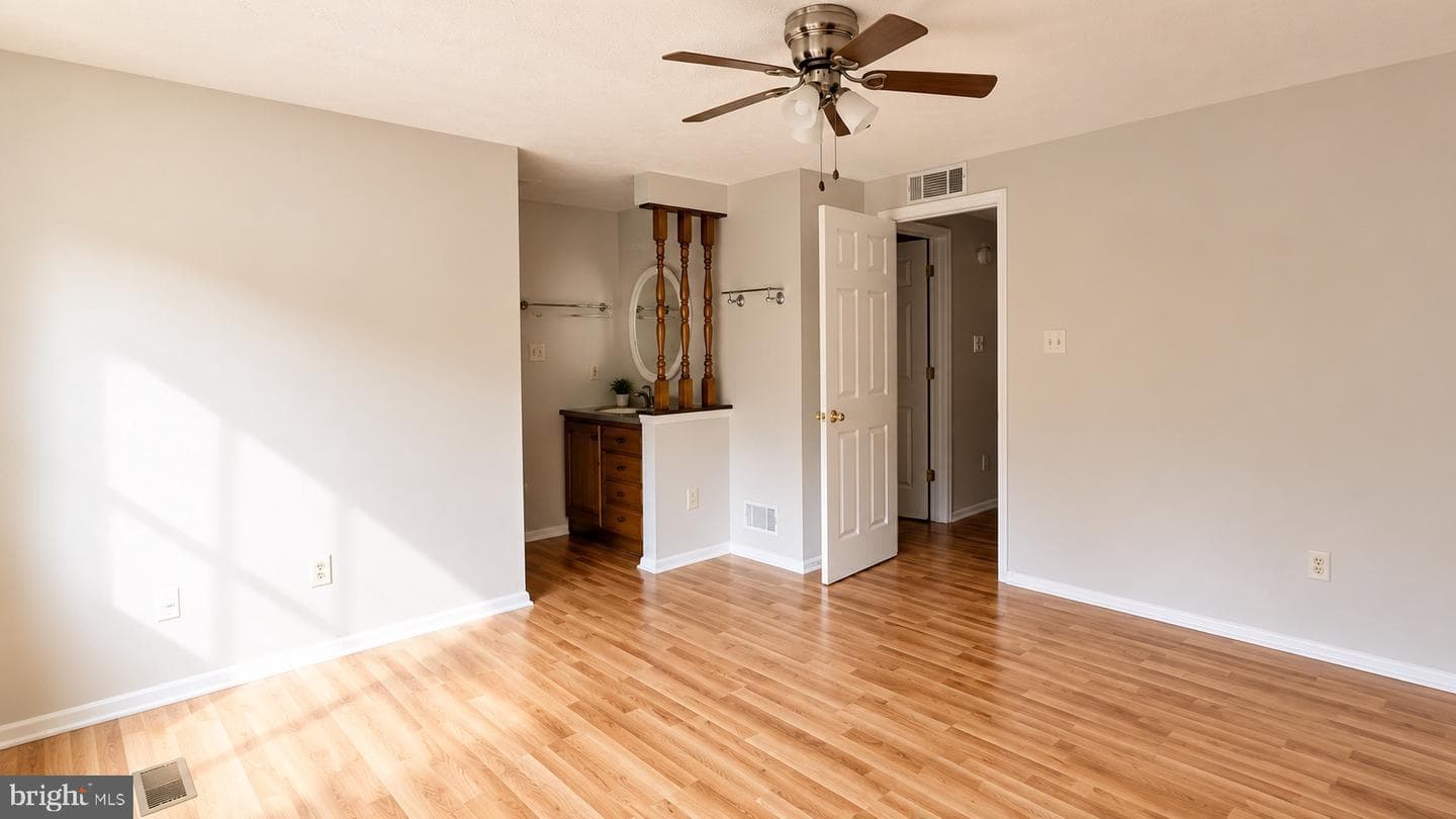2100 Glenn Spring Court photo 9