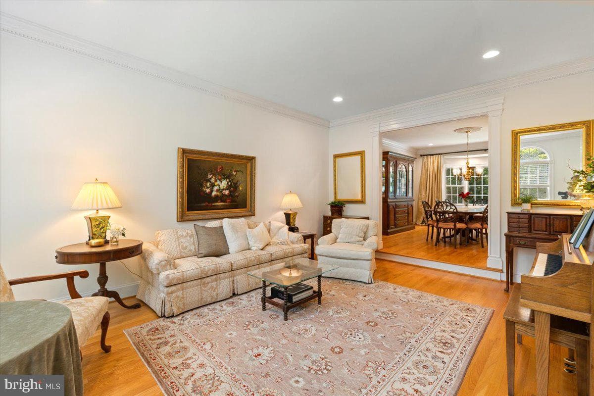 3285 Willow Glen Drive photo 10