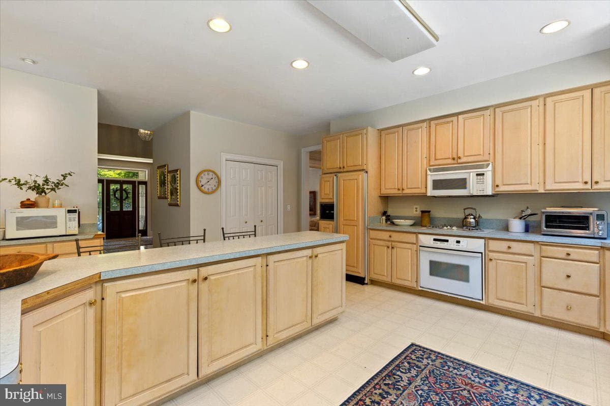 3285 Willow Glen Drive photo 20