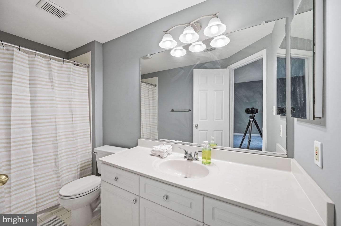 2108 Highcourt Lane #303 photo 23