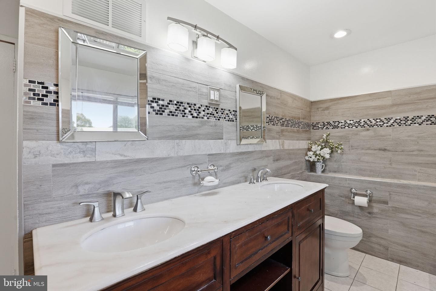 6811 Valley Brook Drive photo 27
