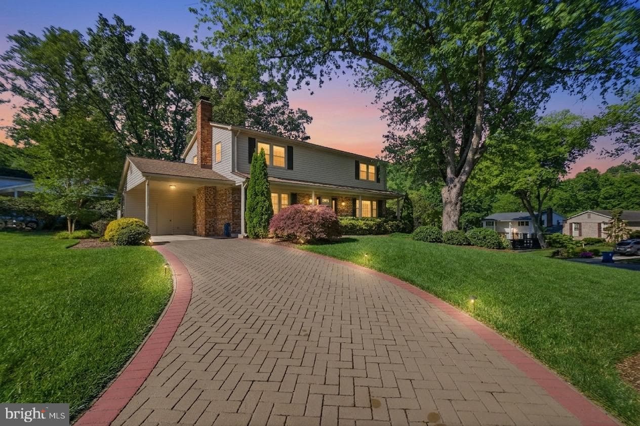9385 Saddlemount Court photo 4