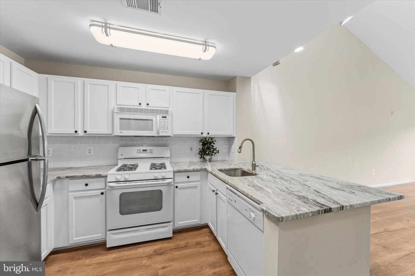 12000 Market Street #446 photo 8