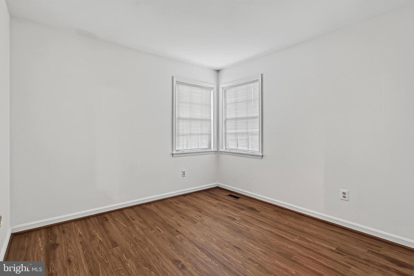 6127 Glen Oaks Court photo 36