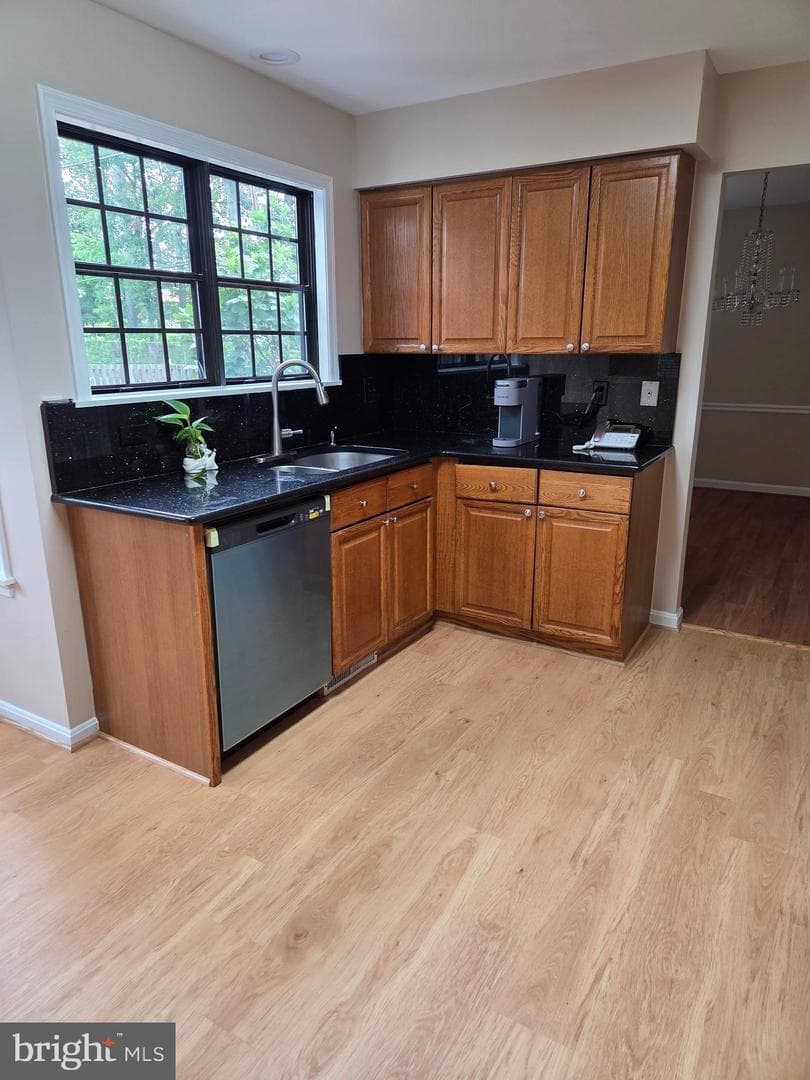 6127 Glen Oaks Court photo 7
