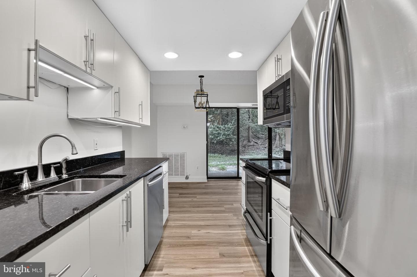 2200 Castle Rock Square #2b photo 3