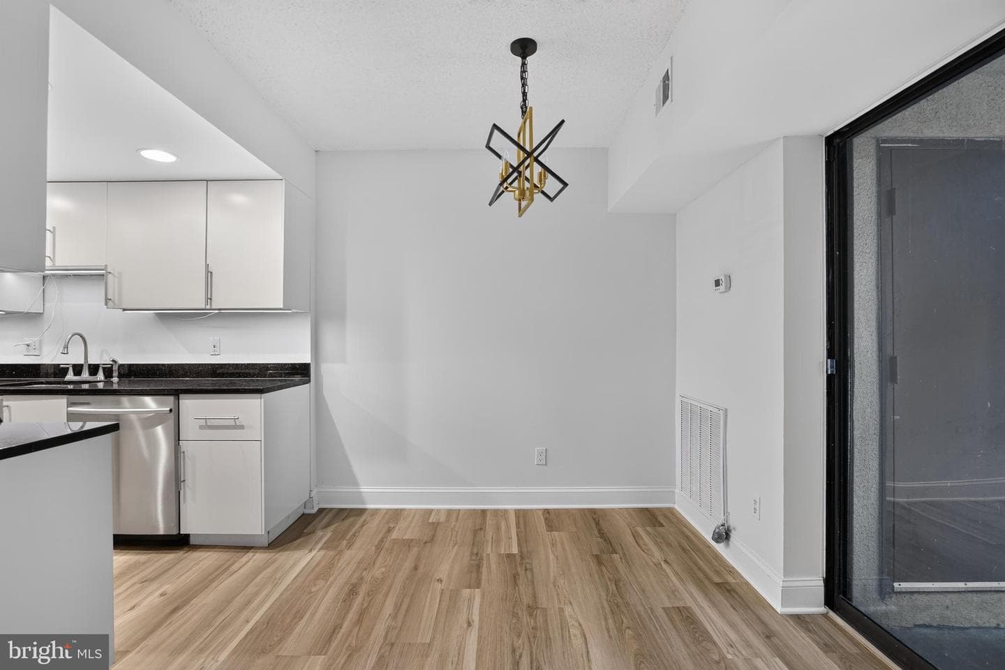 2200 Castle Rock Square #2b photo 4