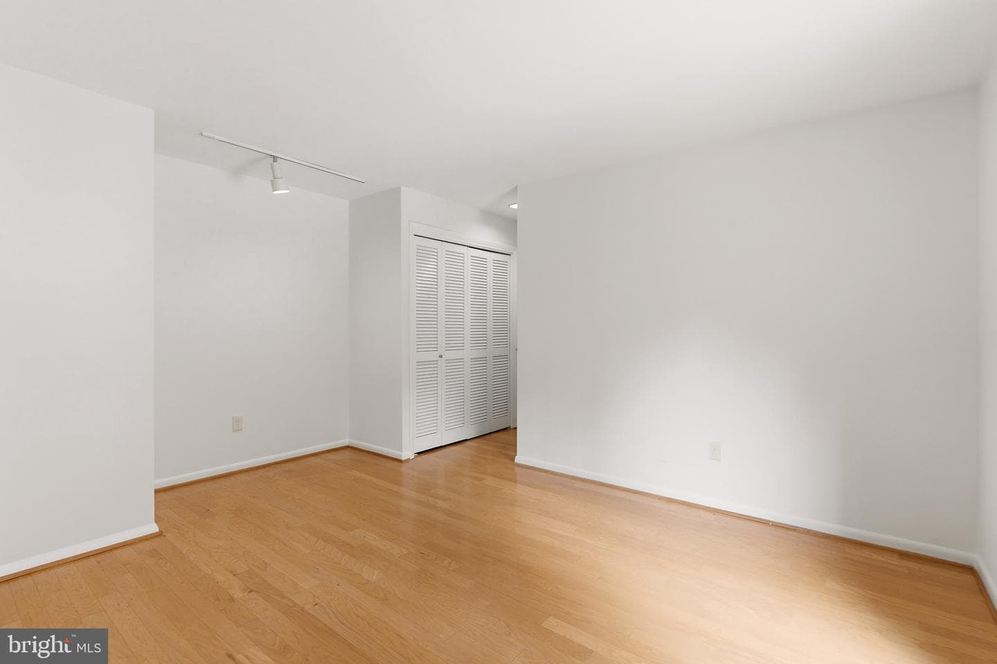 10216 Eisenhower Lane photo 30