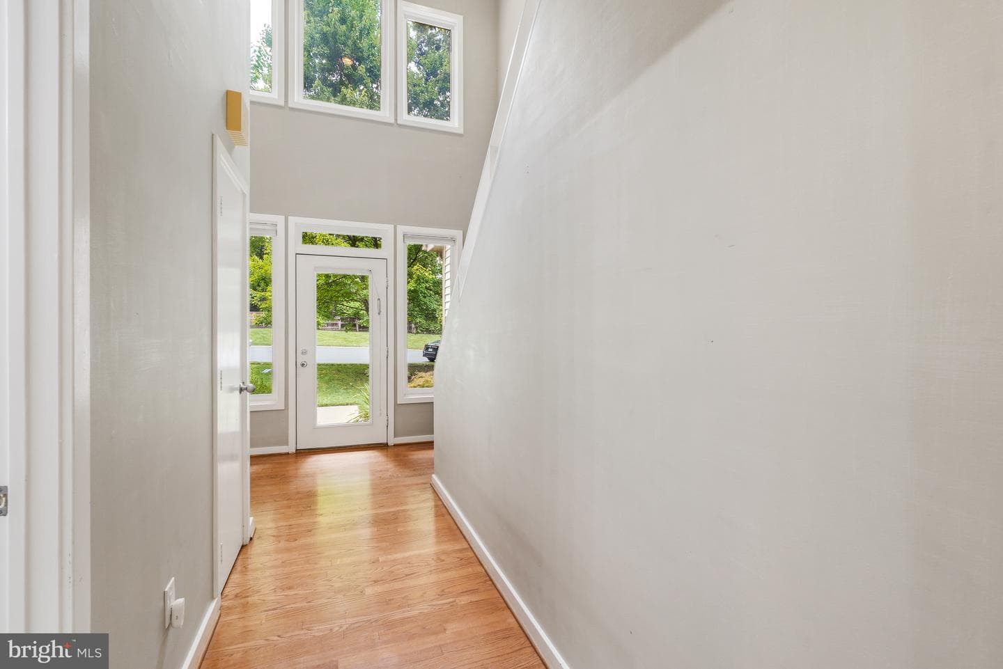 1104 Water Pointe Lane photo 4