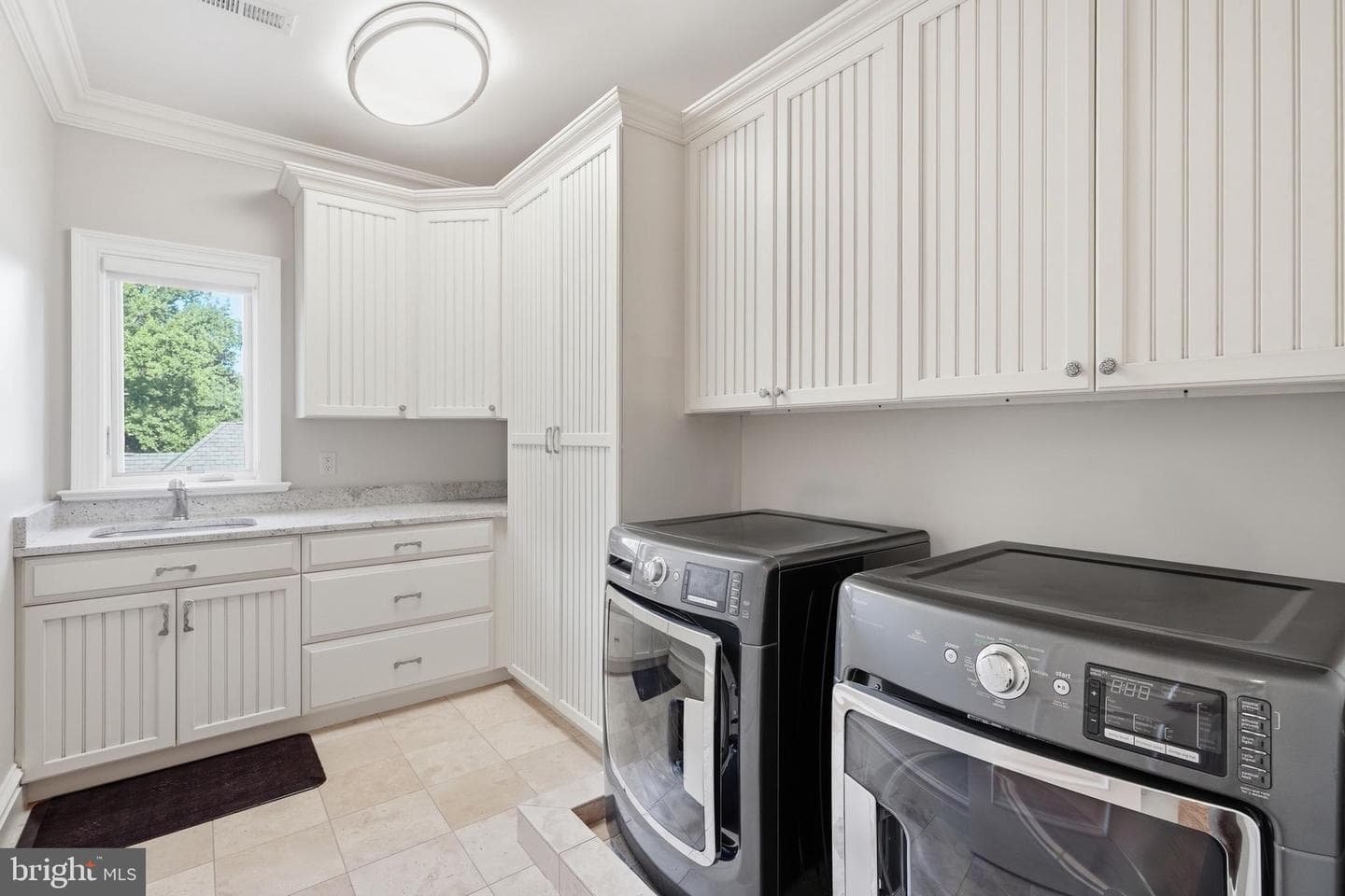 1239 Daleview Drive photo 32