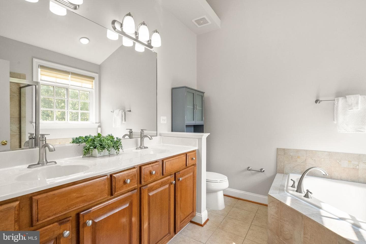 4370 Patriot Park Court photo 35