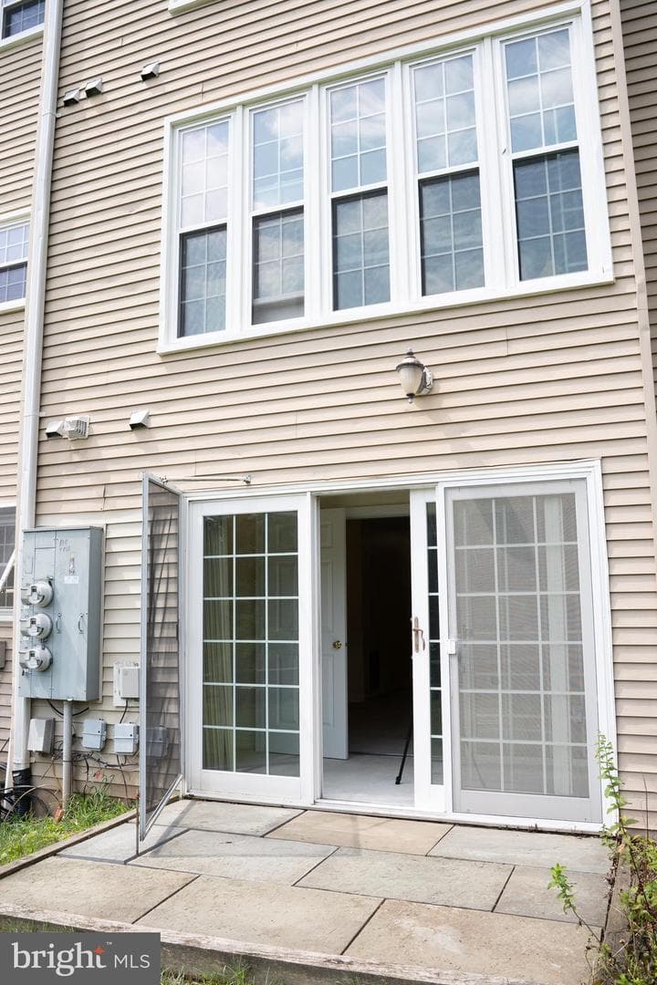 12102 Green Leaf Court #102 photo 6