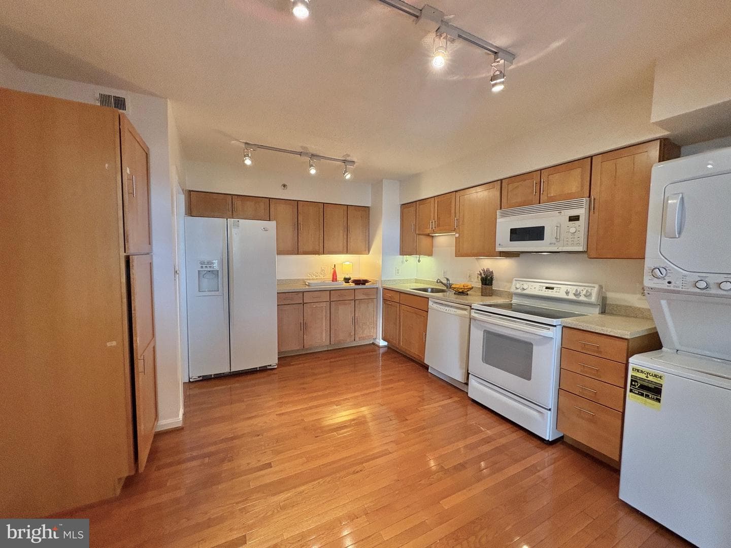 3709 S George Mason Drive #605e photo 2
