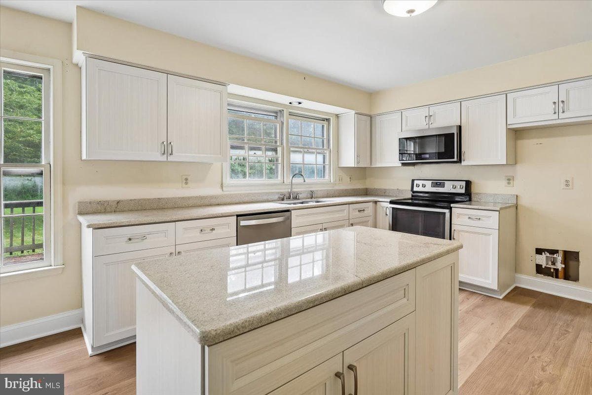 3231 Nestlewood Drive, Herndon