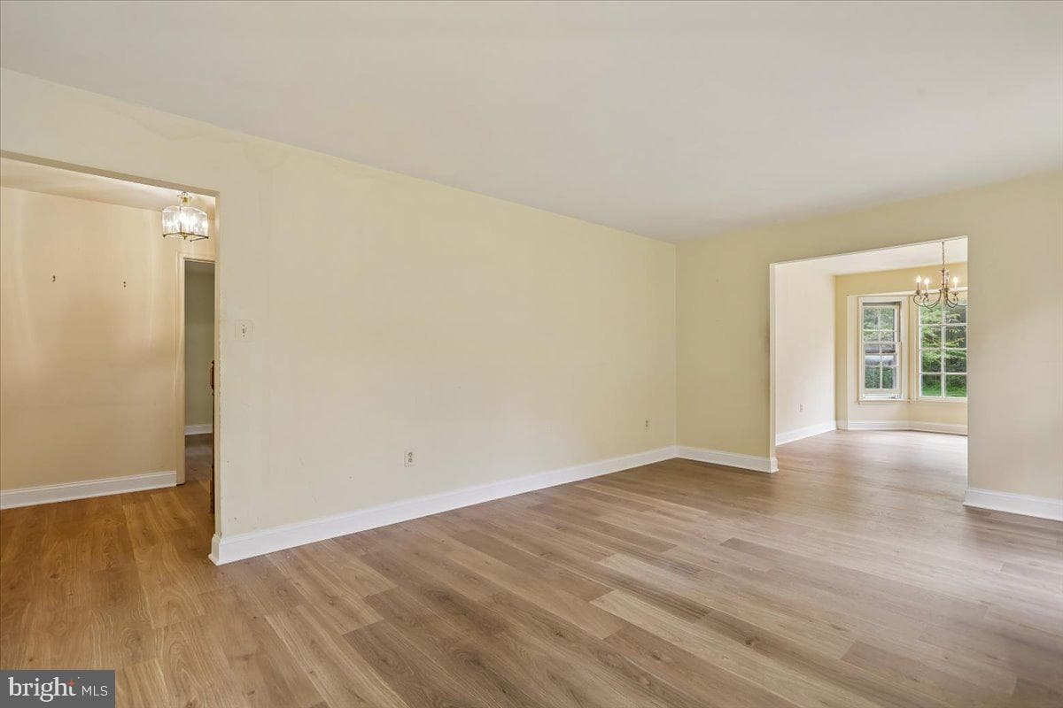 3231 Nestlewood Drive photo 9