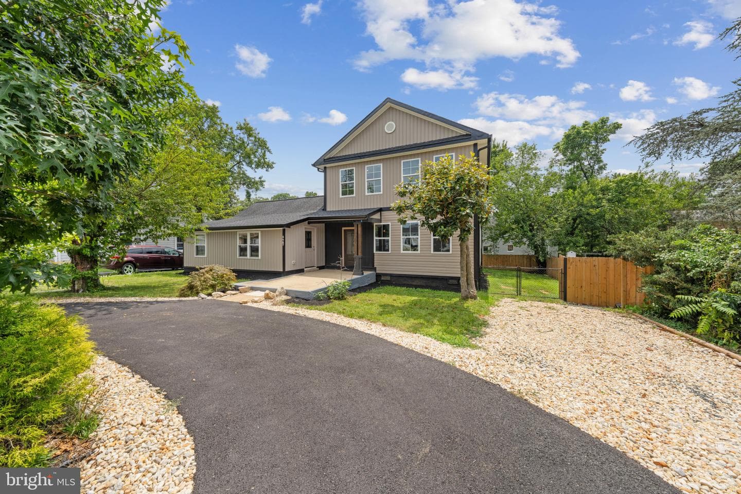 6467 Third Street, Alexandria