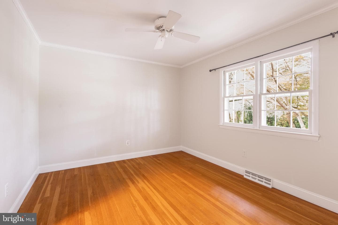 9908 Minburn Street photo 8