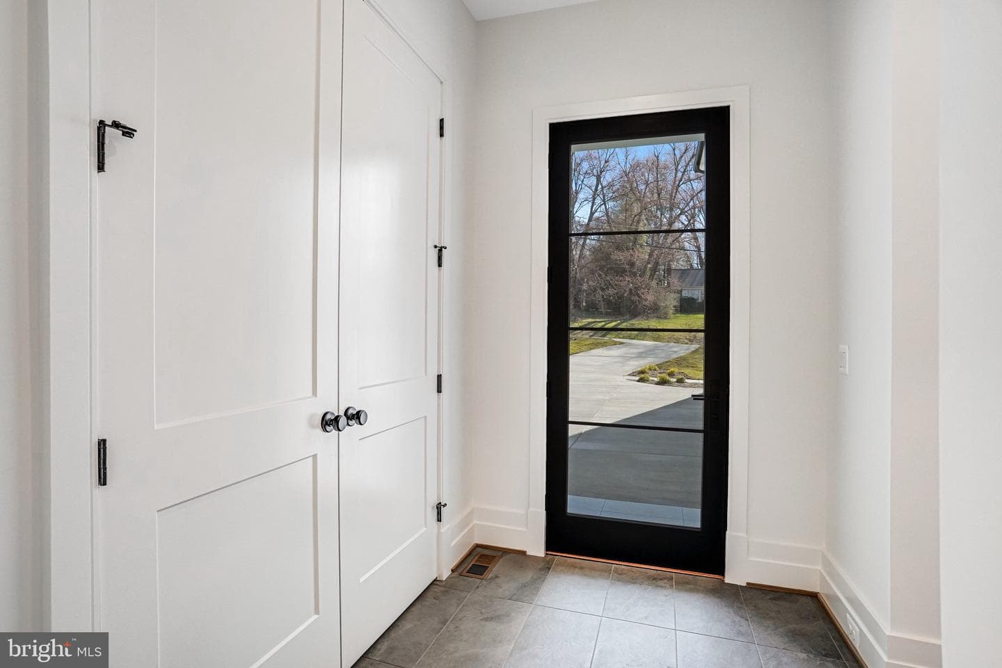 3946 N Dumbarton Street photo 24