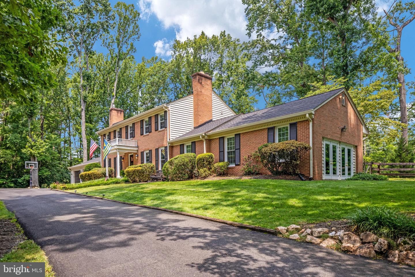 10618 Shadow Lane photo 2