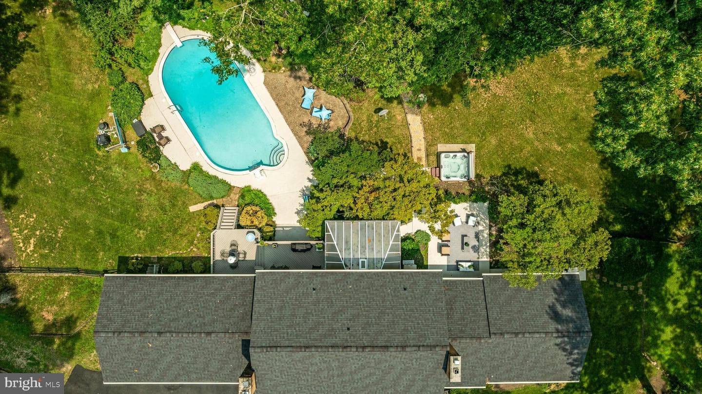 10618 Shadow Lane photo 3